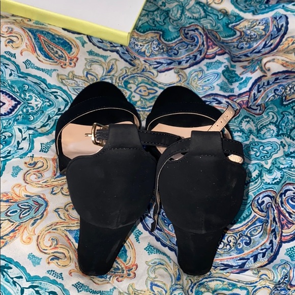 Glaze Black platform heels - Picture 3 of 5